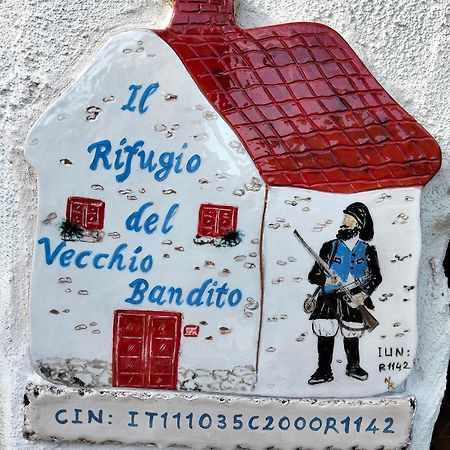 Il Rifugio Del Vecchio Bandito Iglesias Exteriör bild